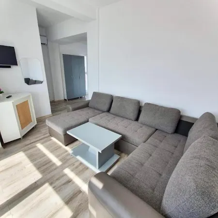 Seaside & Πανσιόν 3*